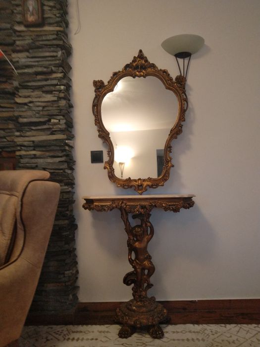 Продавам антикварна конзола с огледало Рококо ръчна изработка