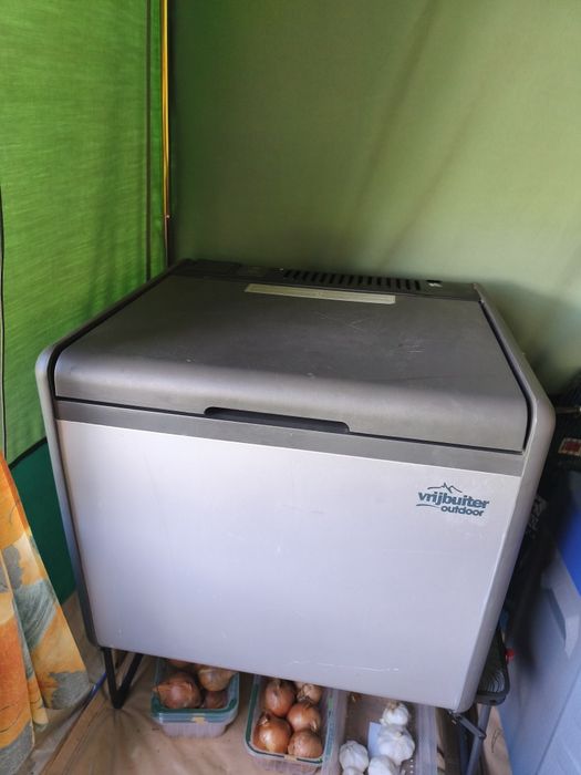 Хладилник на газ, 12v. и 220v.