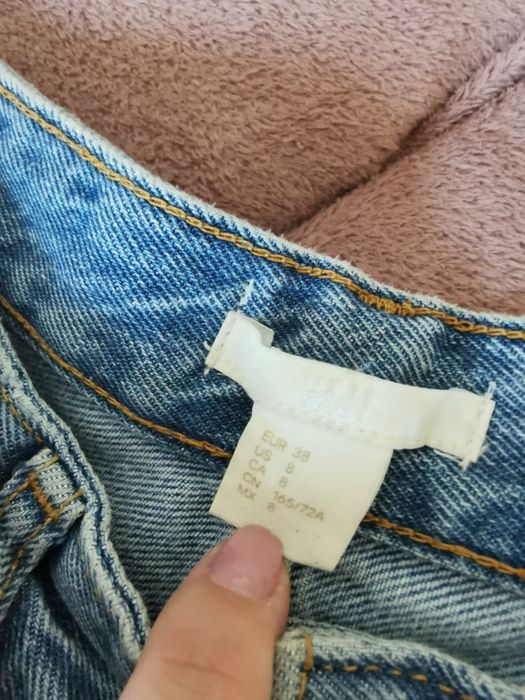 Blugi H&M cu imprimeu argintiu marimea 38