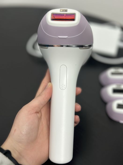Epilator IPL Philips Lumea Seria 8000 BRI947/00