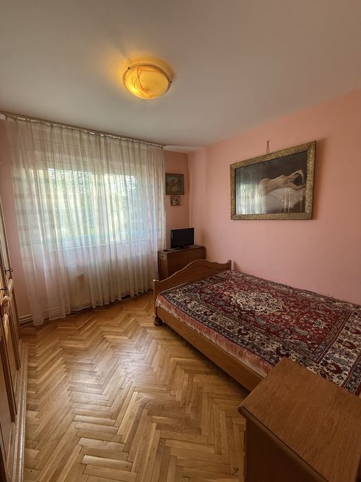 Apartament 3 camere, semidecomandat, etaj 3/4, parcare – Barbu Lăutaru, cartier Astra, Brașov