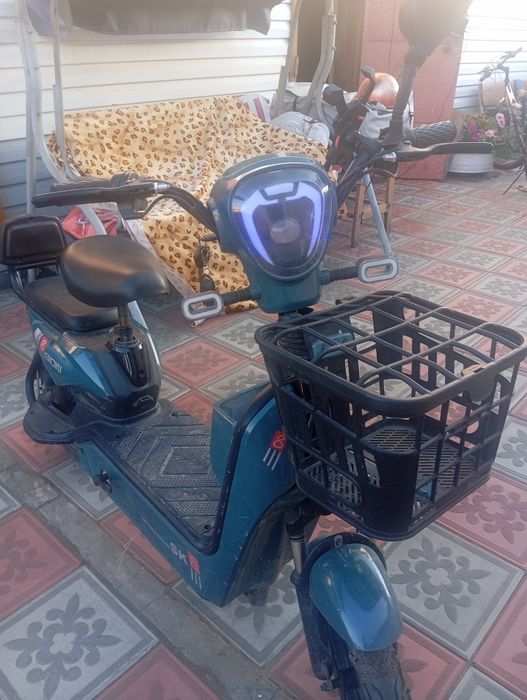 Продам Скутер ск 8