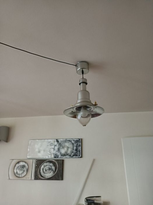 Модерна таванна лампа