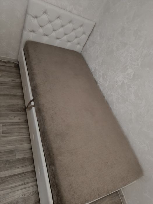 Продам кровать односпальную