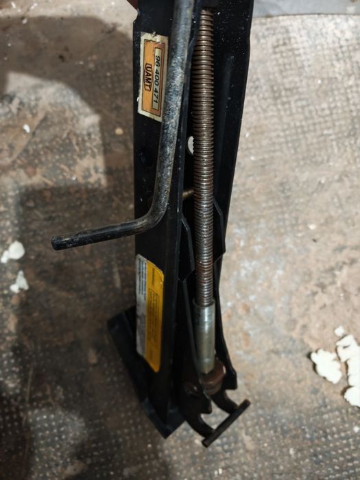 Cric auto portabil