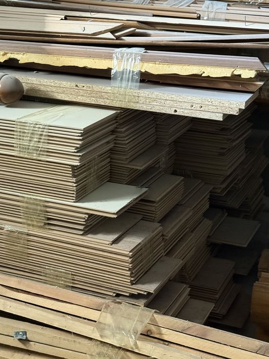 Продам ламинат много