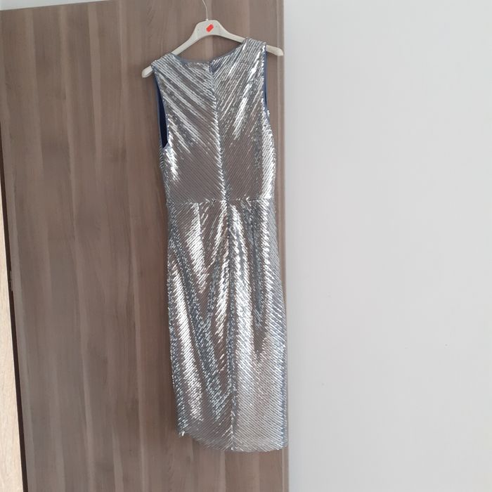 Rochie cu paiete si decolteu in V