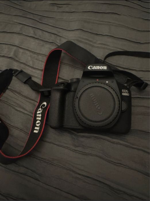 CANON EOS 4000D digital camera