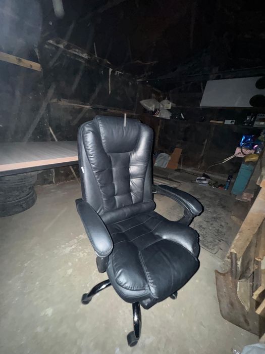 Офисное кресло