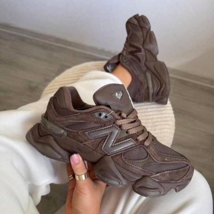 Cizmulițe si adidasi