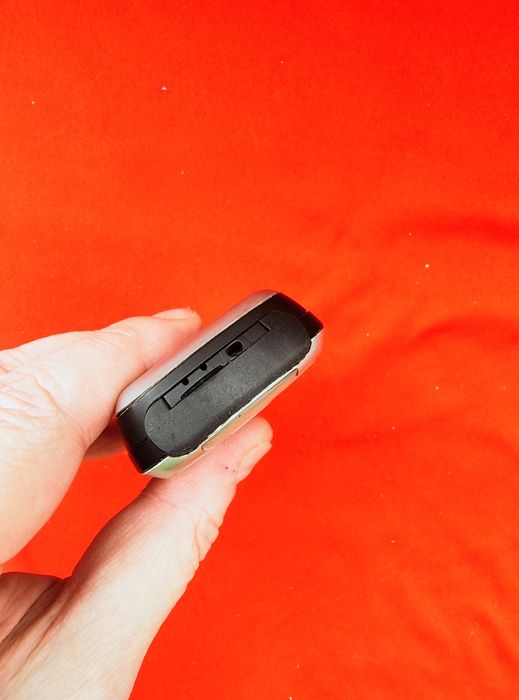 Sony Ericsson k700i Cybershot ( orice rețea)