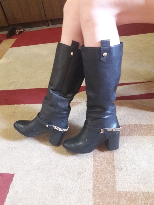 Зимние кожаные сапоги