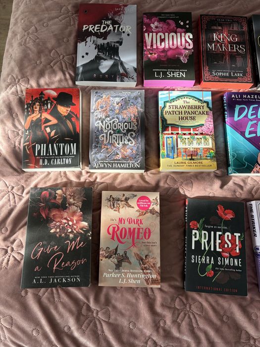 Продавам чисто нови книги