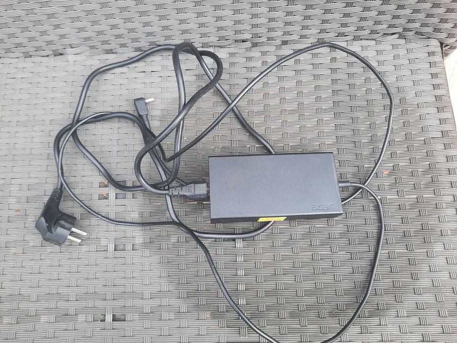 Oригинално зарядно лаптоп ACER 135 W, 19v/7.1A