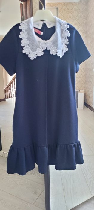 Продам  школьный  сарафан