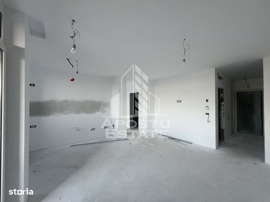 DE VANZARE Apartament 3 camere cu pozitie excelenta si gradina