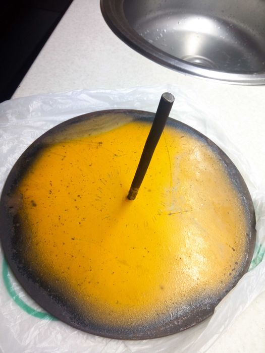 Продам для растовых цветов диски.