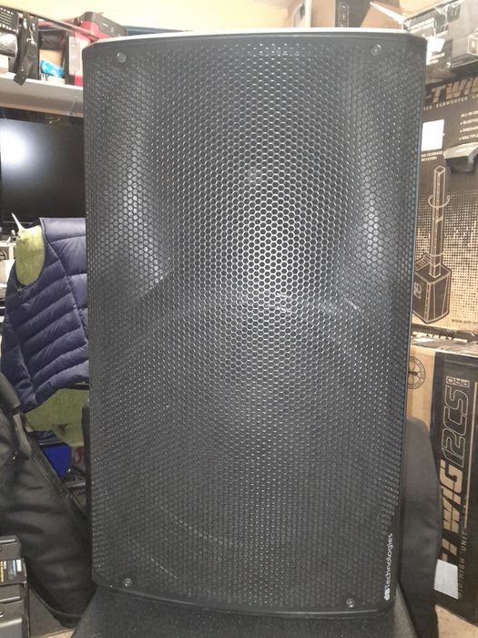 Комплект 2 тора и 2 бас
каси dbtechnologies opera
15/ sub 615.