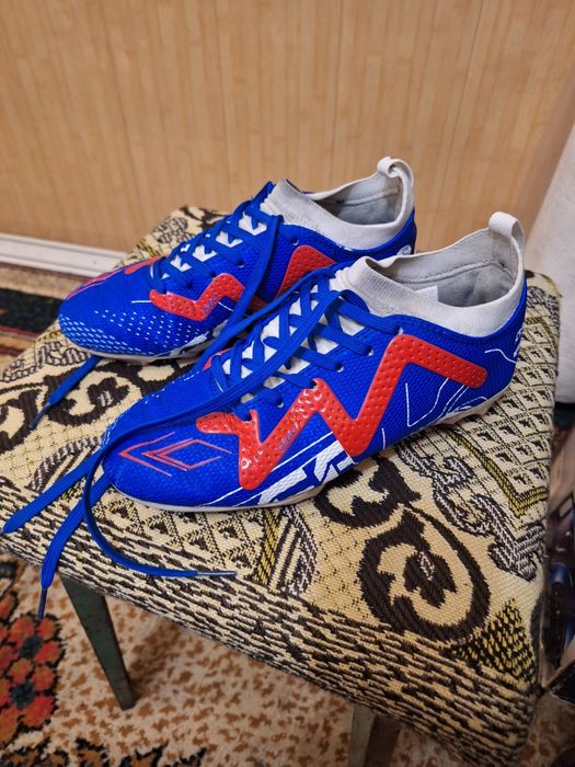 Продаются бутсы для футбола