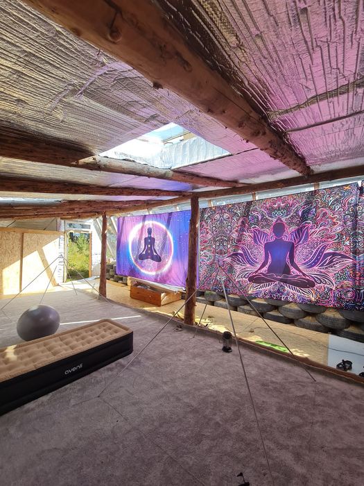 Casa, construcție, earthship.  Cabană.
