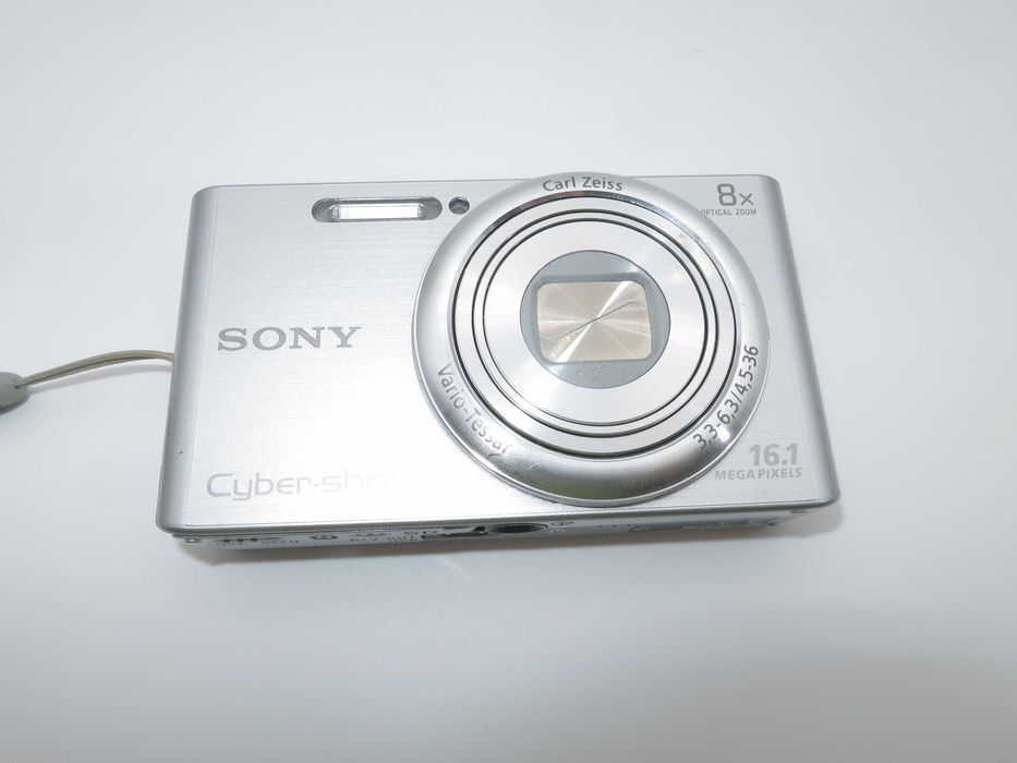 Sony Cyber-Shot W730 сребърен ултра компактен цифров фотоапарат, дигитална камера, в отлично състояние, пълен комплект, работи перфектно!