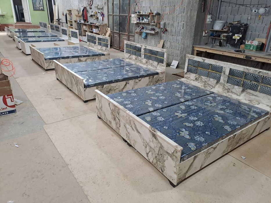 1 kishilik divanlar 590 000 dan boshlanadi