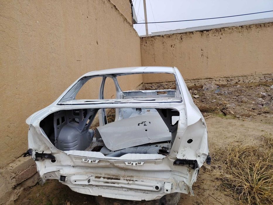 Cobalt kuzov sotiladi 2025