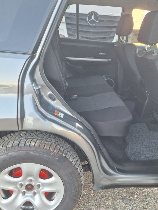 Suzuki grand vitara 2.0 benzina 4x4 mic mare Automat clima an 2006