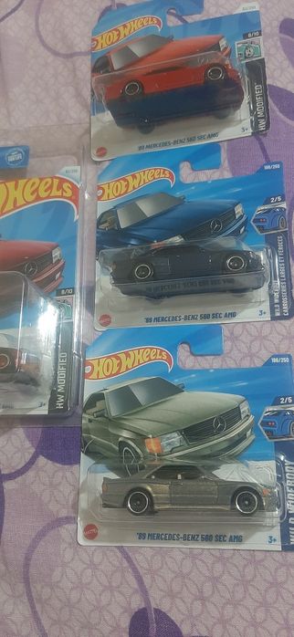 Vând 4 machete Hotwheels Mercedes 560 AMG