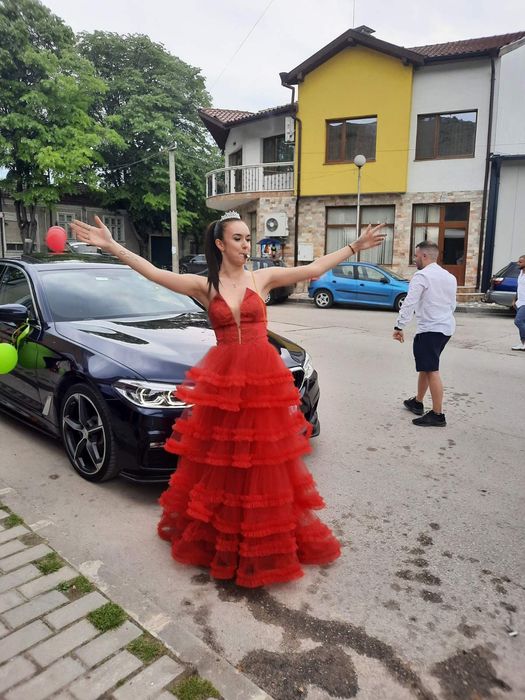 Абитуриентска рокля-подарък официални обувки