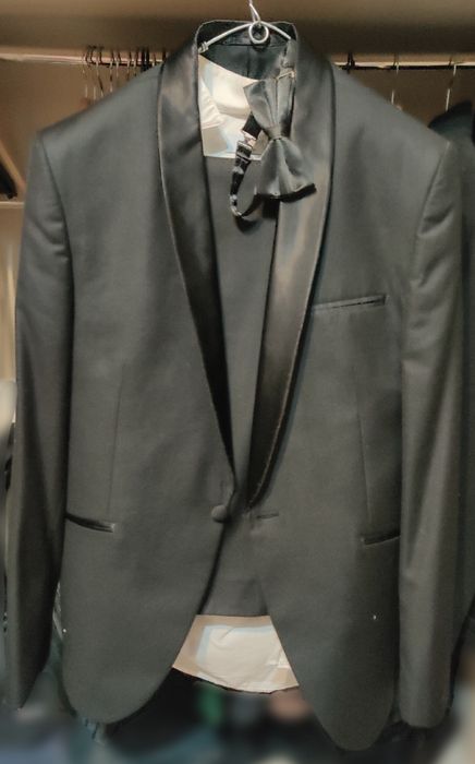 Costum/sacou negru elegant / smoking mărimea 52 + cămașă Bigotti