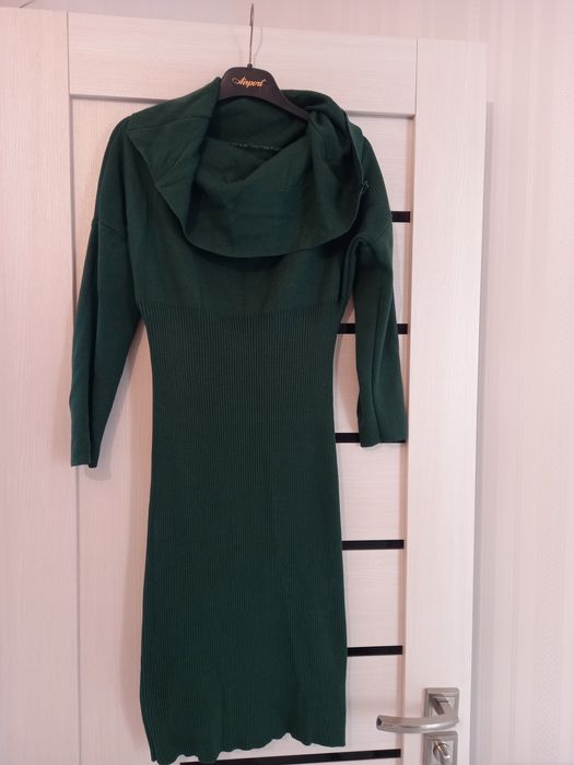 Платья и шорты и тёплые вещи