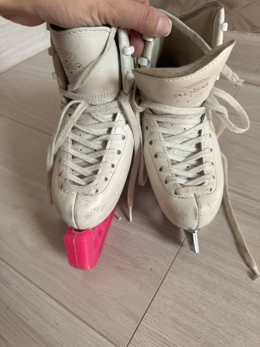 Коньки фигурные профессиональные