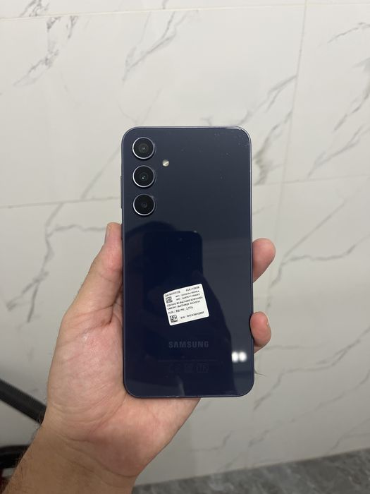 Самсунг а35...  Срочно