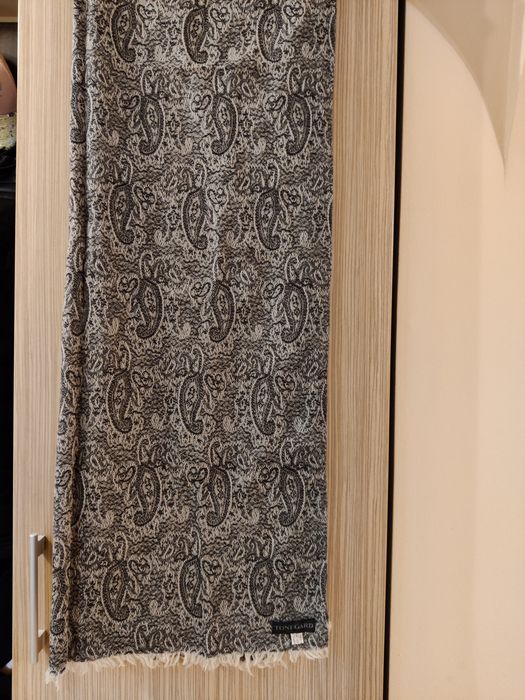 Eșarfă Șal din lână 100% in condiții foarte bune