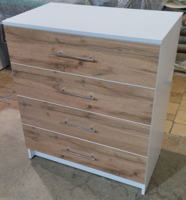 В наличии новые КОМОДЫ