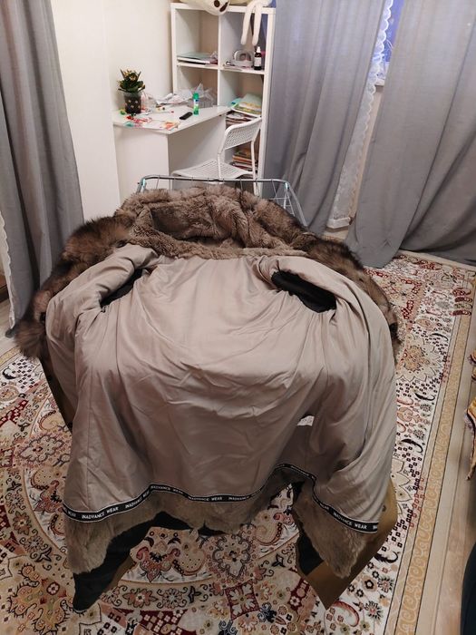 Продам парку тёплую