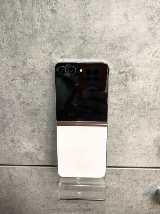 Л! Samsung Z Flip 5 8/256 Перфектен