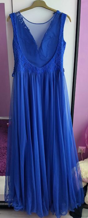 Абитуриентска рокля