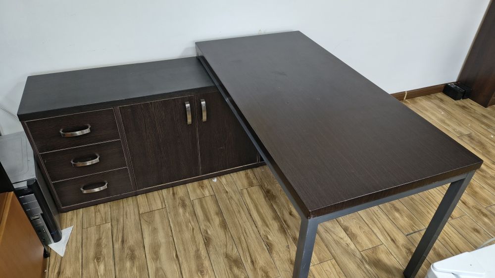 Стол офисный тёмно-коричневый