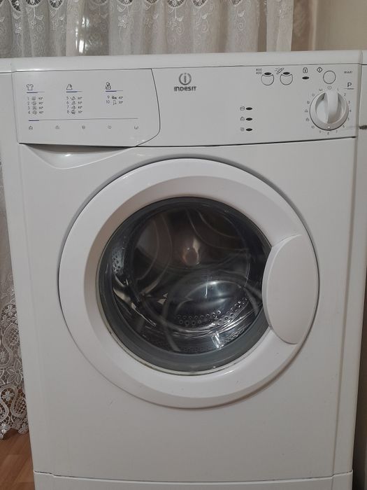 Продам  не рабочую стиральную машинку INDESIT