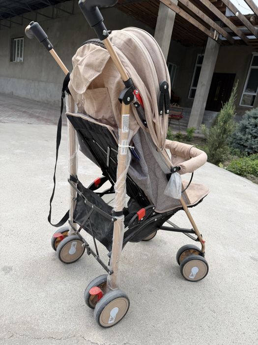 Прогулочная коляска для детей