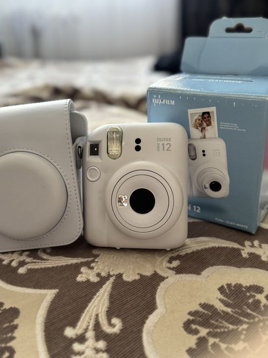 Instax mini 12..