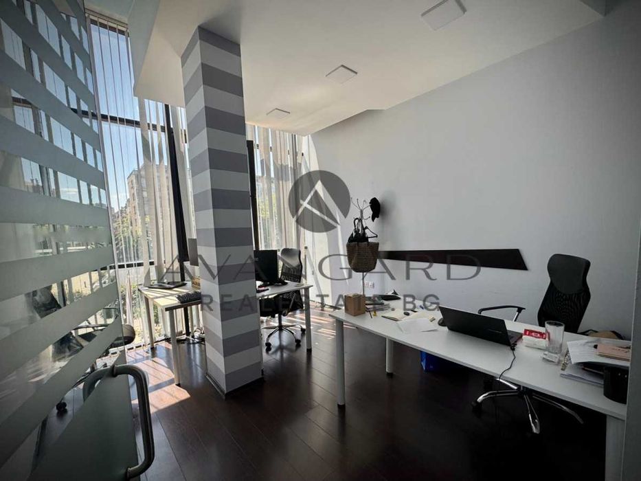 Продава се Офис в Пловдив, Център - 120 кв.м за 2125 €/кв.м - Снимка #3