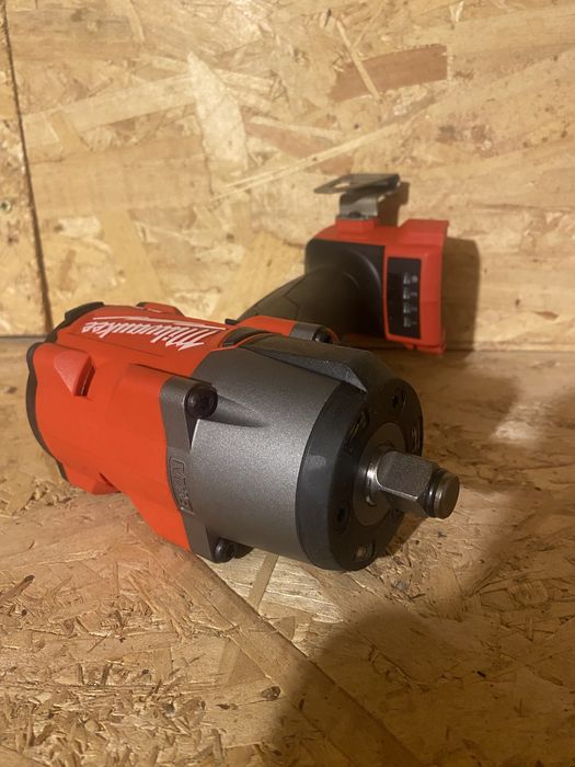 Milwaukee M18 FMTIW2F12 Putere de 881 Nm produs nou