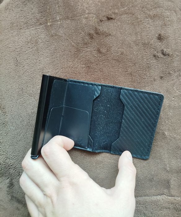 RFID защитени портфейли