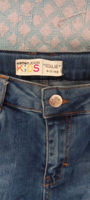 Продам детские джинсы