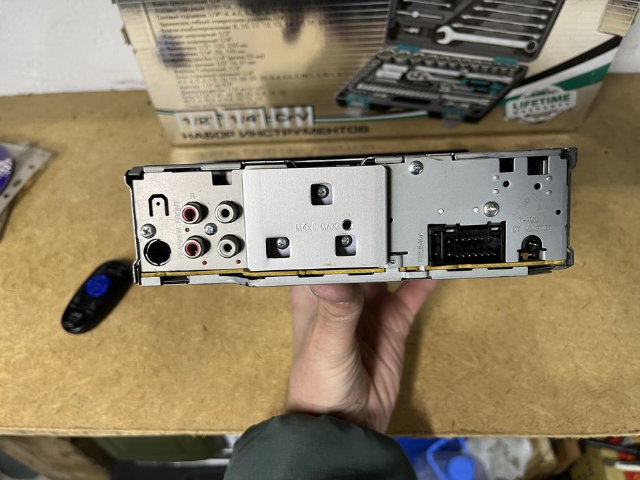 Продам автомагнитолу JVC