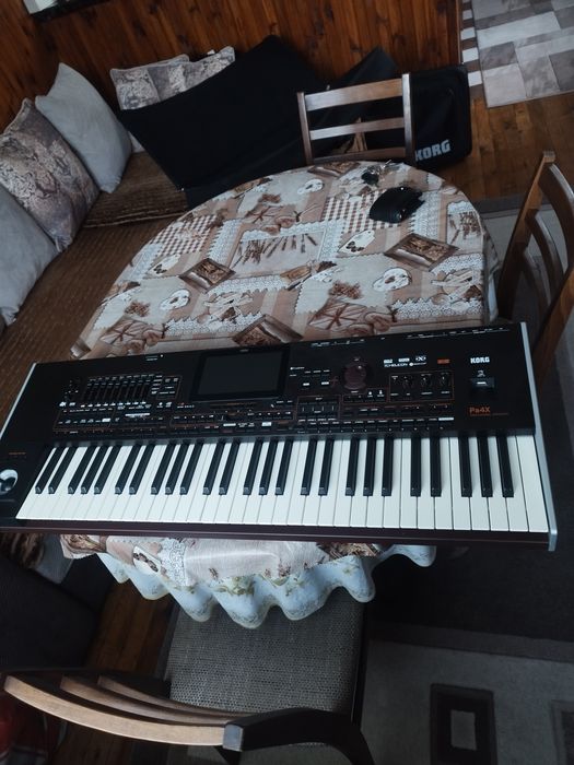 ПРОДАВАМ Korg Pa4 - 61 keyboards ОТЛИЧЕН !