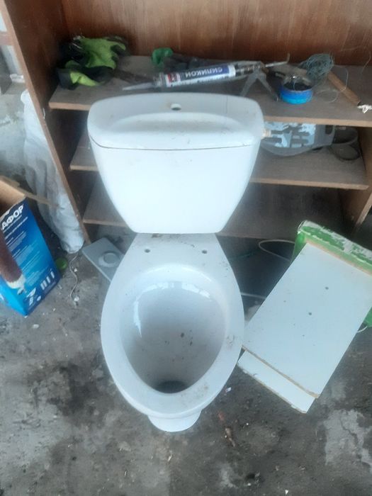 Унитаз бу рабочом сос